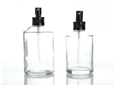 botellas de vidrio transparente
