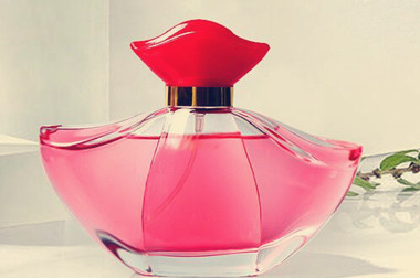 ¿El más caro es el perfume o la botella de perfume?